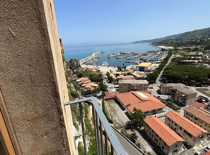 La Rupe Apartments Tropea